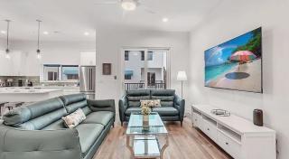 Luxury Five Bedroom Townhome with Rooftop Deck - 9