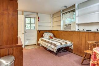 2 Mi to NYC Train Greenwich Apt with River View - 3