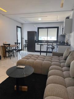 Bel appartement neuf proche des commerces à Laouina - 4