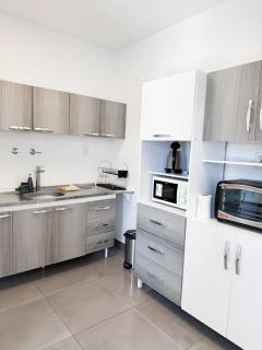 Dpto ubicacion perfecta cuatro habitaciones tres baños en calle caseros, renovado y remodelado - Bonavista Rentals - 4