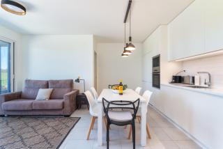 2BR apartment with Pool, Gym & Parking near the Beach Ferry - 8