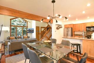 Sawmill Creek Les Bon Temps Chateau: Great Ski-In Location - 2