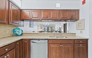 Oceanfront Two Bedroom Condo with Balcony and Heated Pool - 4