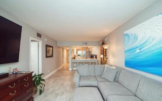 Oceanfront Two Bedroom Condo with Panoramic Views - 8