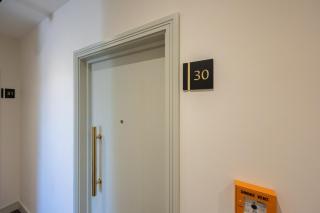 Luxury Flat Near Hove Station parking sleeps 4 - 9