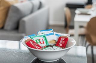 Luxury Flat Near Hove Station parking sleeps 4 - 8