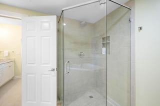 Admiral's Quarters 1405 - 4