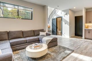 Mod PNW Hub In Seattle Suburbs! Easy Access to I-5 - 3