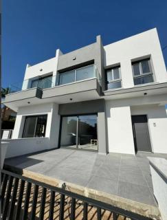 Villa - Sleeps 6 - Near Local Attractions - 0