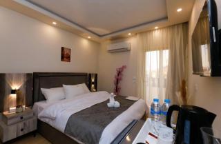 AKEN Pyramids View - 1