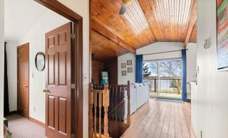 Lakefront Cottage - Family Retreat and Ice Fishing - 1