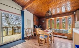 Lakefront Cottage - Family Retreat and Ice Fishing - 1