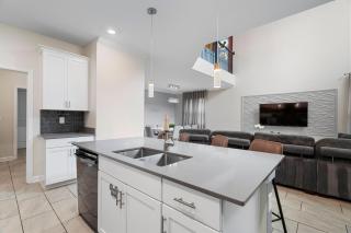 StoreyLake 5Bd Pool 5min walking Clubhouse - 1