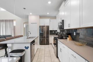 StoreyLake 5Bd Pool 5min walking Clubhouse - 2