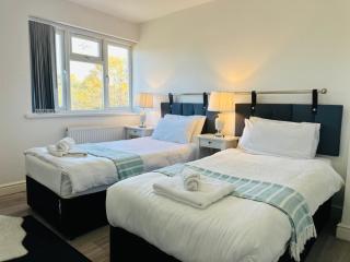 Modern & Cosy 2-Bed Apartment Near NEC, Airport & JLR! - 6