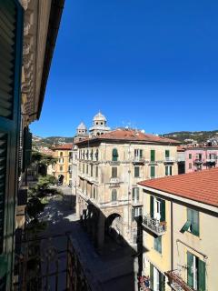 The Italian Job - The apartment - 1