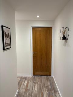 City Centre Apartment 2 Bedrooms Free Parking - 7