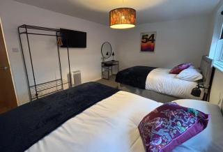 City Centre Apartment 2 Bedrooms Free Parking - 5