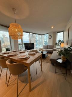 The Altitude with Mountain & City Views, Pool & Hot Tub - 9