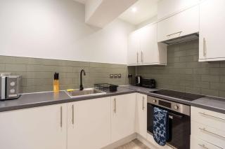 Modern 1 Bedroom Apartment in Brockley, SE London - 9