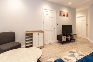 Modern 1 Bedroom Apartment in Brockley, SE London - 3