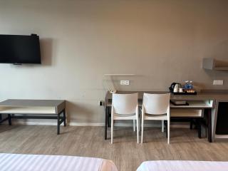 QQ Empire Damansara hotel room - 7