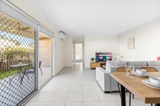 Cozy 2BR Home Quiet Bellbird Park Stay - 0