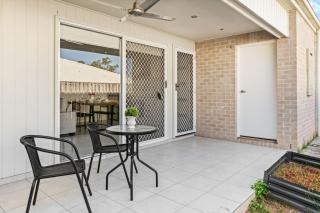 Cozy 2BR Home Quiet Bellbird Park Stay - 5