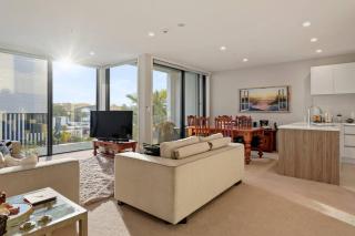 Premium Coastal Abode with Parking Near Beach - 9