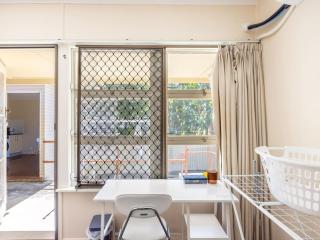 Cozy Studio near UQ Walk to Shops and Transit - 7