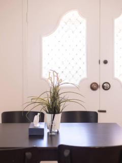 Sunny Stay 2BR in Prime Location - 1