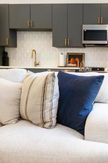 Cityscape Townhouse Near Market Square Downtown - 7