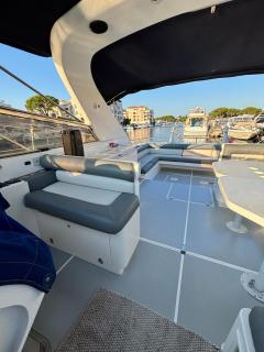 Boat with Jacuzzi - Bateau avec Jacuzzi - 2