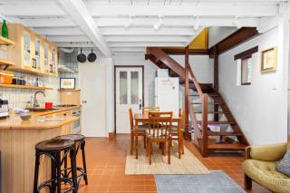 The Freo Stables - 2 BR Stylish Stay - 9