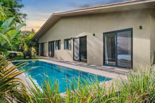 Casa Ola - Steps from the Beach, Pool & BBQ Oasis - 1