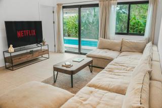 Casa Ola - Steps from the Beach, Pool & BBQ Oasis - 4