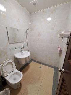 Xinyuan Guest House - 4