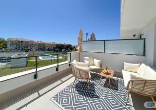 Apartamento con Terraza y Vista al Jardín - Estepona - 1