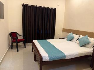 HOTEL TRIVA -300m from Medical College - 5