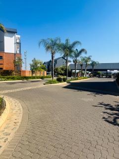 2 Bedroom The Blyde Crystal Lagoon Luxe - 8