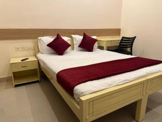 HOTEL TRIVA -300m from Medical College - 1