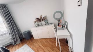 Vulcan Apartment - 8