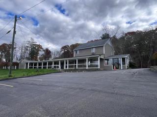 Chaplin Inn & Suites - 2