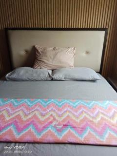 Persimmon Condominium - 7