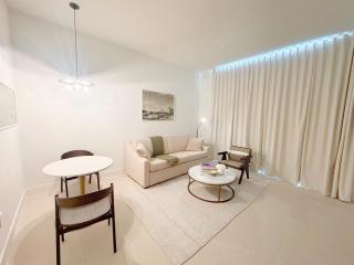 Gale Hotel - Luxury Condo On the High - 2