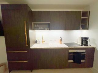 Gale Hotel - Luxury Condo On the High - 4