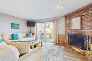 Water's Edge at Deer Cove - 6