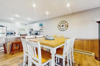 Water's Edge at Deer Cove - 5