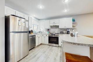 Water's Edge at Deer Cove - 2