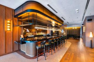 Gale Hotel - Luxury Condo On the High - 3